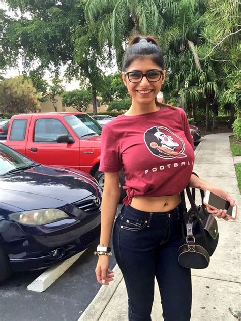 mia khalifa saxy|Mia Khalifa Porn Videos 